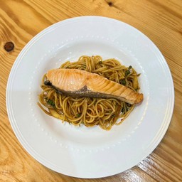 สปาเก็ตตี้ขี้เมาแซลมอน