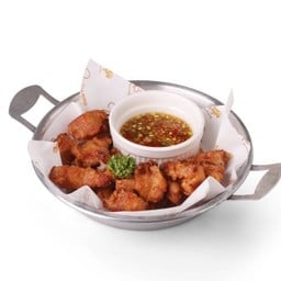 สามชั้นทอดน้ำปลา+น้ำจิ้มซีฟู้ด