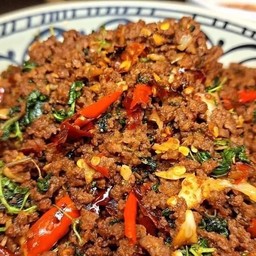 กะเพราเนื้อสับ รสเด็ด ผัดพริกแห้ง (เป็นกับข้าว)