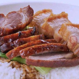 ข้าวหมูกรอบเป็ดย่าง