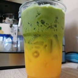 ชาเขียวนมสดน้ำส้ม