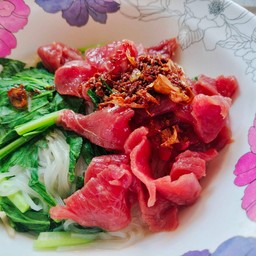 ก๋วยเตี๋ยวแห้งเนื้อสด