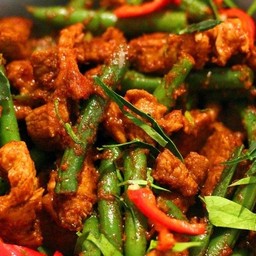 ข้าวพริกแกงหมู