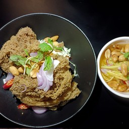 ยำปลาดุกฟู