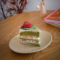 Matcha Strawberry Short Cake