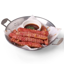 เฟรนซ์ฟรายส์ไส้กรอกแดง