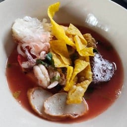 เจ๊แมวเย็นตาโฟกุ้งสดทะเล+อาหารตามสั่ง