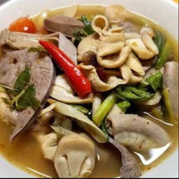 ต้มแซ่บเครื่องในหมู