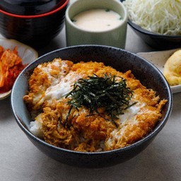 ชุดข้าวหน้าหมูทอด