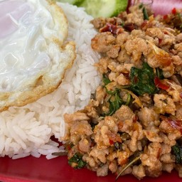 กระเพราหมูสูตรโบราณ