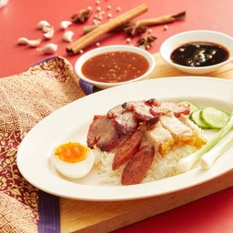 ข้าวสามหมู แดงกรอบเชียง ไข่.
