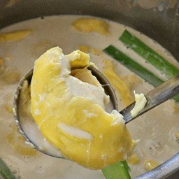 ข้าวเหนียวน้ำกะทิทุเรียน