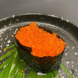 ซูชิหน้าไข่โทปิโกะ (Tobiko Egg Sushi)