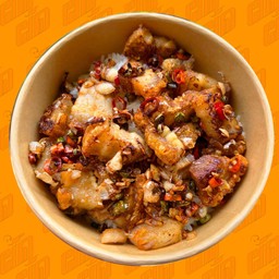 ข้าวหมูกรอบผัดพริกเกลือ