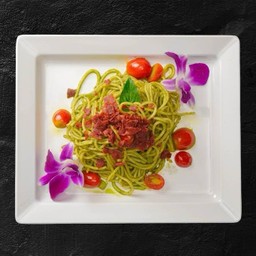 สปาเก็ตตี้ซอสเพสโต้