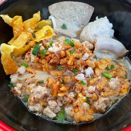 ก๋วยเตี๋ยวต้มยำในอุดมคติ (ลูกชิ้นปั้นสด)