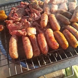 ใส้กรอกอีสารเป็นชุด