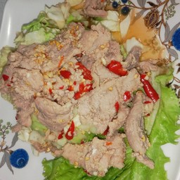 ยำหมูมะนาว