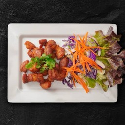 หมูสามชั้นทอดน้ำปลา (Deep-Fried Pork Belly With Fish Sauce)