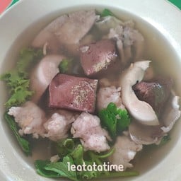 เกาเหลาเลือดหมู ข้าง Cj เขาวัง