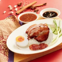 ข้าวไก่แดงจินเต๋อย่างเตาถ่าน ไข่.