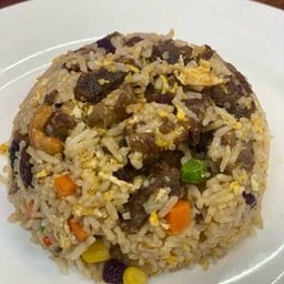 ข้าวผัดเนื้อแดดเดียว