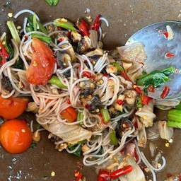 ตำขนมจีนหอยเชอรี่