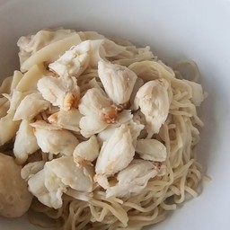 บะหมี่เกี๊ยวเนื้อปูล้วน