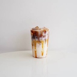 Iced caramel macchiato