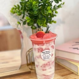 สตอเบอรี่สมูทตี้โยเกิร์ต