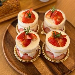 เค้กสตรอเบอรี่ครีมสด