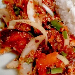 ยำไก่แซ่บ