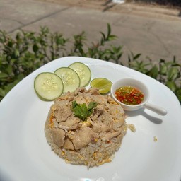 ข้าวผัดเลือกเนื้อสัตว์ได้ครับ
