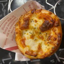 ปูอัดชีสโคน