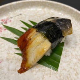 ซูชิหน้าปลาไหลอุนางิ (Unagi Eel Sushi)