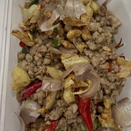 หมูชิ้นคั่วพริกเกลือเป็นกับ