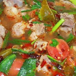 ต้มยำขาหมู  มีหลังบ่ายสามโมง