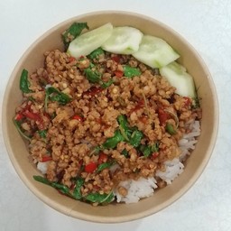 ข้าวกะเพราหมูสับปากเจ่อ