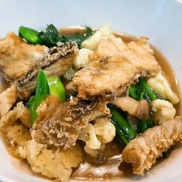 ก๋วยเตี๋ยวราดหน้าปลากะพง [เล็ก]
