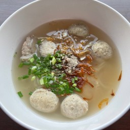 ข้าวเปียกหมู (หมูสับยอสด)