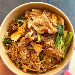 เส้นหมี่ผัดซีอิ๊วหมู