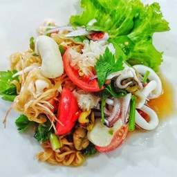 ยำมาม่าทะเล