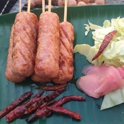 หมูปิ้ง นมสด  แม่อึ่ง ซอยสี่ ขายในบ้าน 1