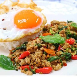 กระเพราหมูสับ