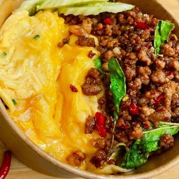 ข้าวกะเพราคุณแม่ จรัญ35 จรัญ35