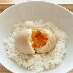ข้าวไข่เจียว-วันหยุด จะเจียว จะดาว จะข้าวเปล่า ก็มีนะ