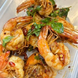 กะเพรากุ้งทอดกับข้าว