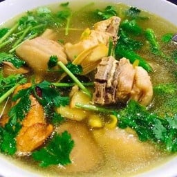 ไก่บ้านต้มขมิ้น