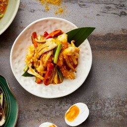 ปลาหมึกผัดไข่เค็ม