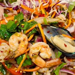 ยำรวมทะเลเดือด ปลาร้านัว